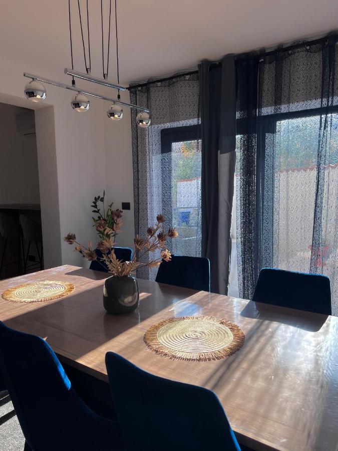 Betty Borik - Whole Ground Floor * Rovinj